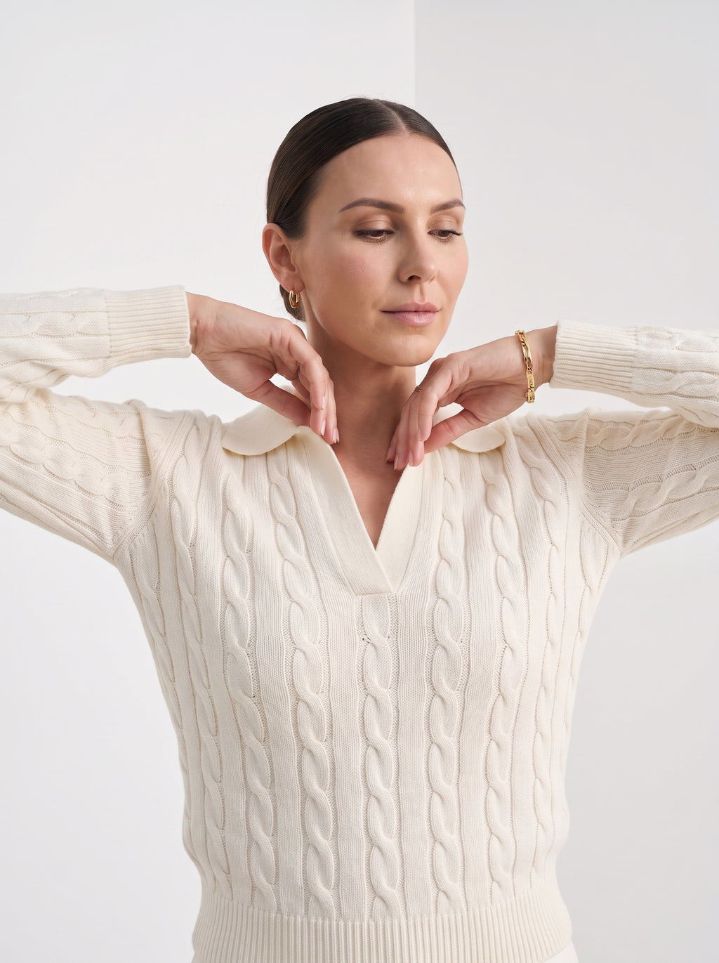 Coralie | Women's Cable Knit Sweater, Round-Neck Layering Piece